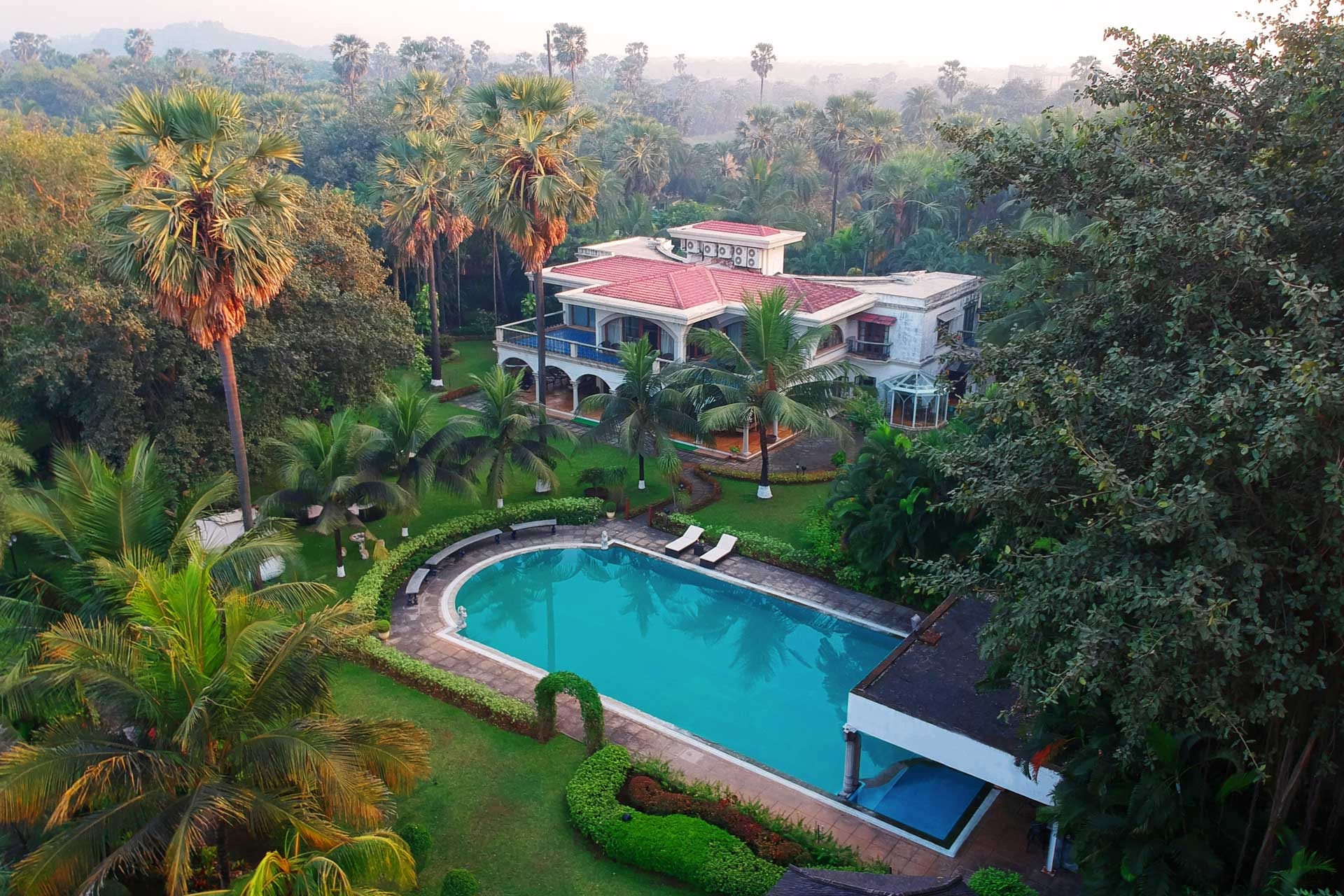VILLA ISHATAVA, ALIBAG